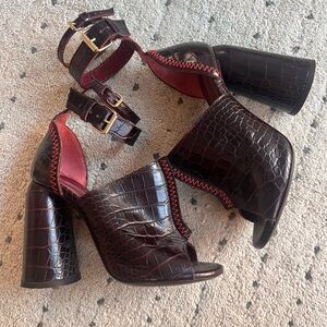 Elegant Croc-Embossed Heeled Sandals